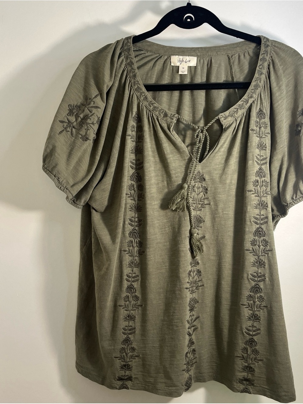 Style & Co. Olive Floral Embroidered Peasant Top 1X Tassels 100% Cotton Boho